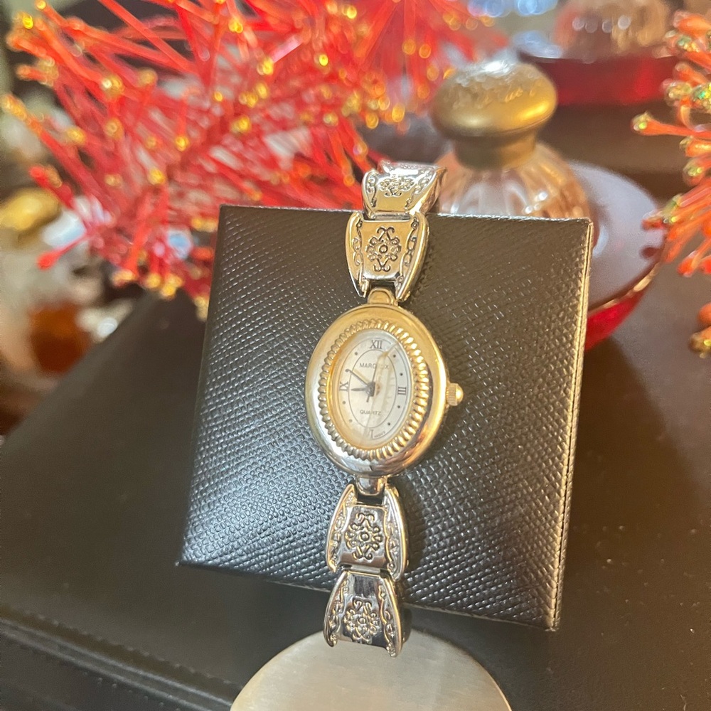 Gorgeous, Delicate Leather & Silver-Tone Women's Floral Watch. Timeless Grace.